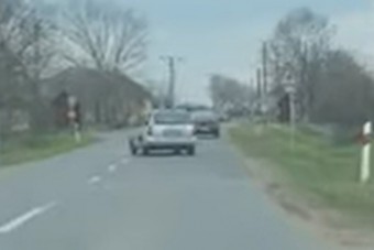 Nekiállt szlalomozni jogsi nélkül, a rendőröket is meglepte, mit mondott utána