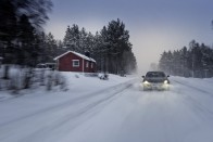 Hagyományos formát kap a BMW új villanyautója 130