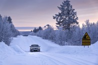 Hagyományos formát kap a BMW új villanyautója 121