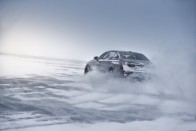 Hagyományos formát kap a BMW új villanyautója 102