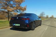 Jobb csinálni, mint nézni. Ez a BMW i7-re is igaz 85