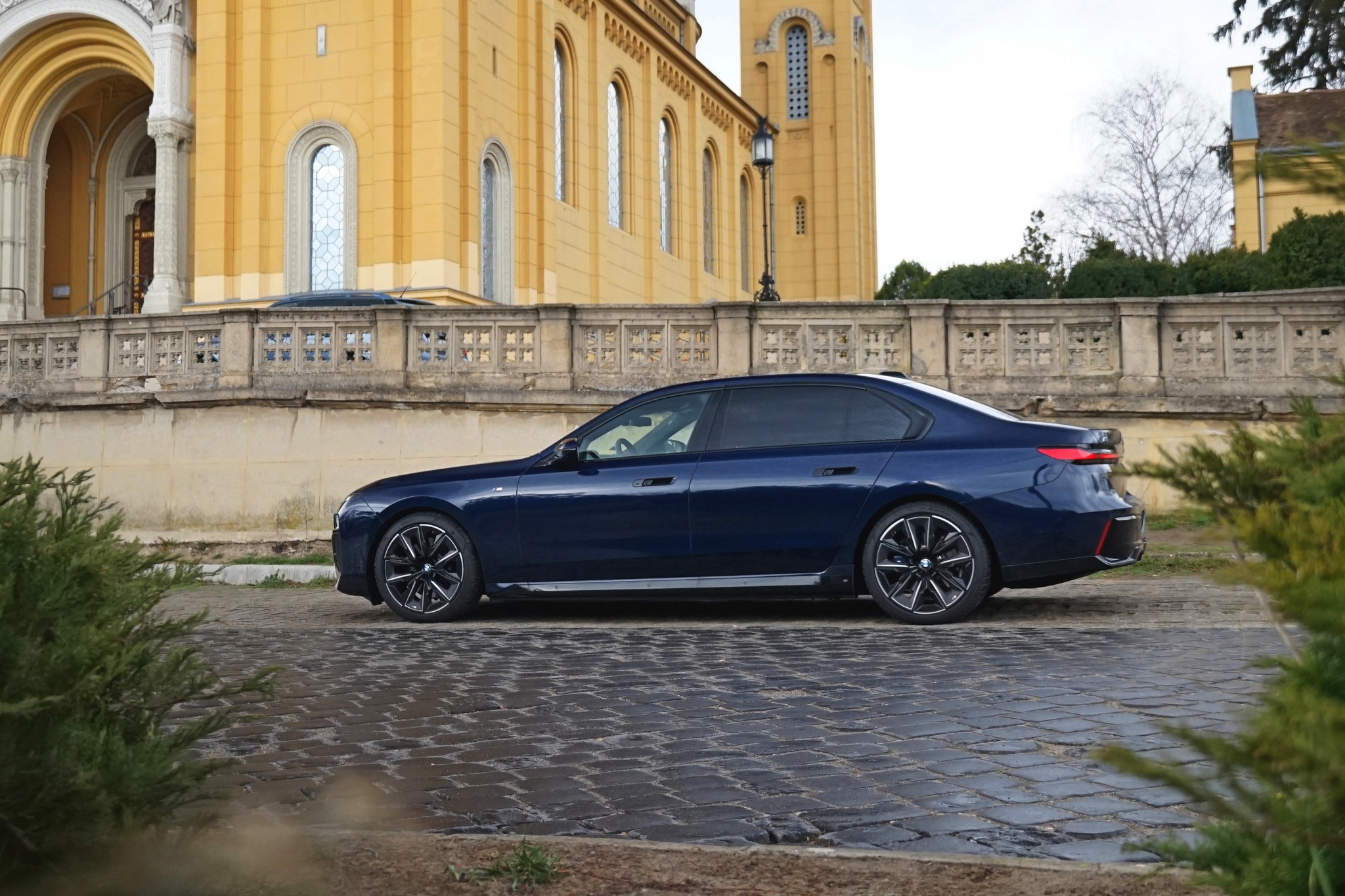 Jobb csinálni, mint nézni. Ez a BMW i7-re is igaz 18