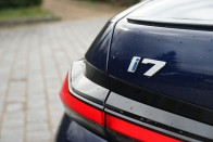 Jobb csinálni, mint nézni. Ez a BMW i7-re is igaz 59