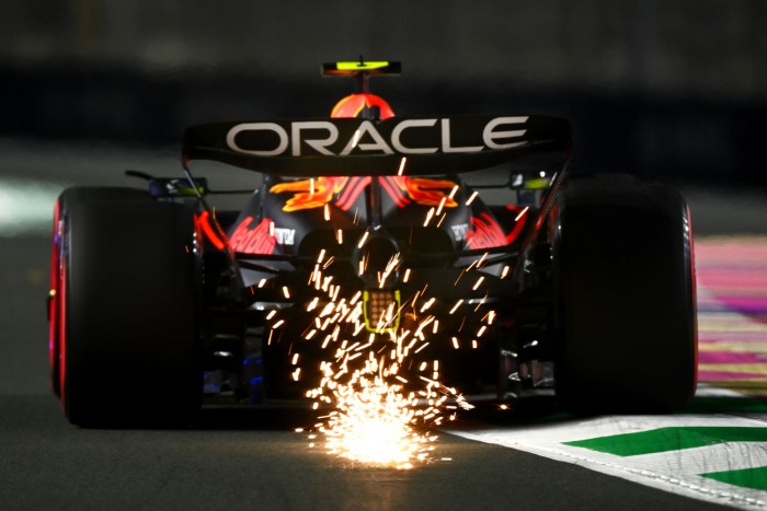 F1: Verstappen es intocable, Ferrari 2 sufre