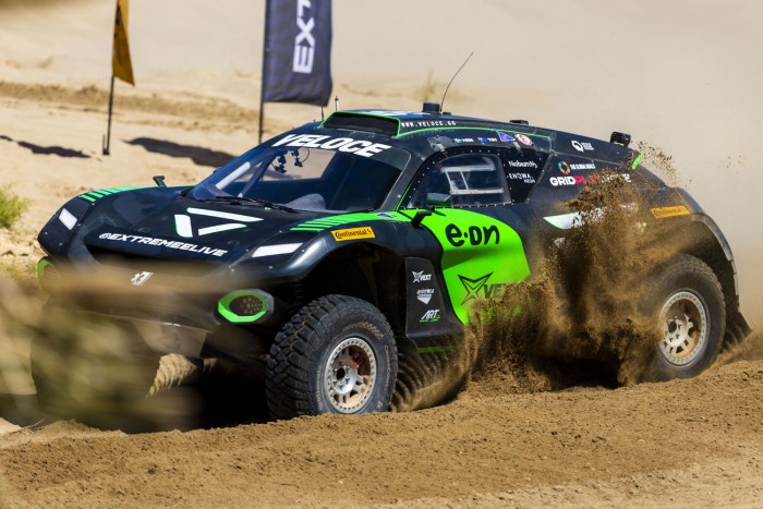 Autógumikból készült ez a tízmilliós karóra