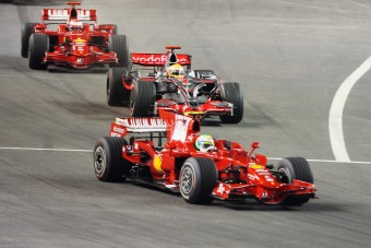 Be akarta perelni a Forma-1-et az egyik pilóta