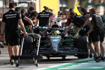 F1: Beismerte a Mercedes, elrontották az autójukat
