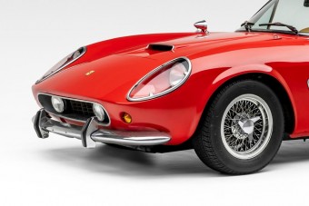 Újabb ál-Ferrariért fizettek 100 milliónál is többet