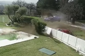 Egy csapásra semmisült meg két, egymással versenyző Ferrari