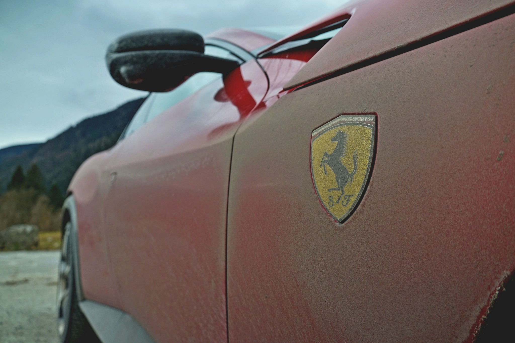 Hozzá sem szagolhat senki a Ferrari SUV-jához – Kipróbáltuk! 17
