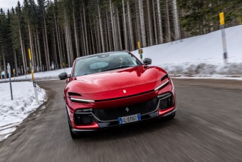 Hozzá sem szagolhat senki a Ferrari SUV-jához - Kipróbáltuk!