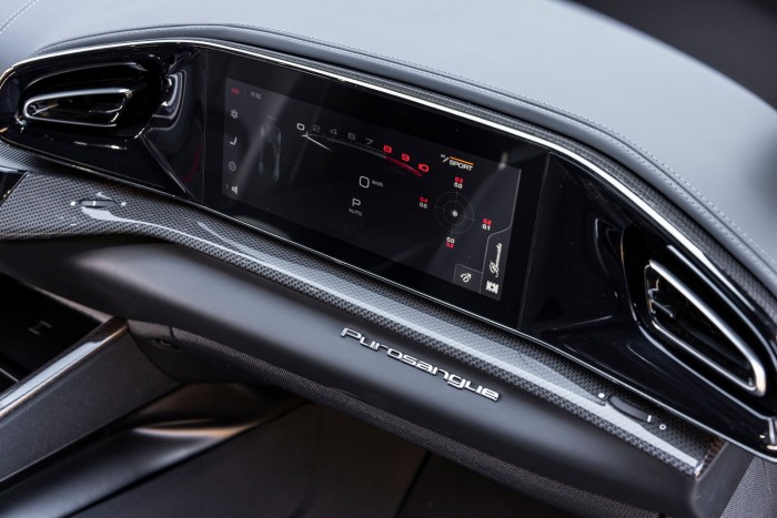Hozzá sem szagolhat senki a Ferrari SUV-jához – Kipróbáltuk! 99 Hozzá sem szagolhat senki a Ferrari SUV-jához – Kipróbáltuk! 99
