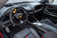 Hozzá sem szagolhat senki a Ferrari SUV-jához – Kipróbáltuk! 90