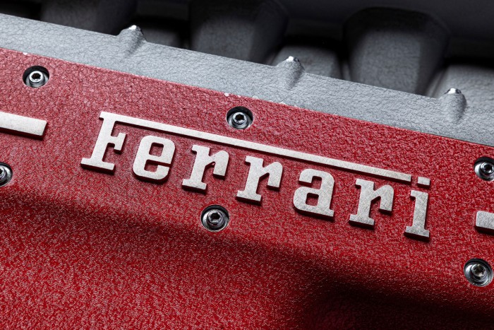 Ehhez a V12-eshez neked kell brummognod