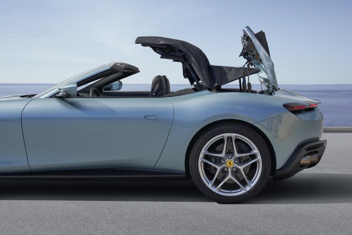 Fél évszázada nem épített ilyen autót a Ferrari 11 | Vezess Fél évszázada nem épített ilyen autót a Ferrari 11