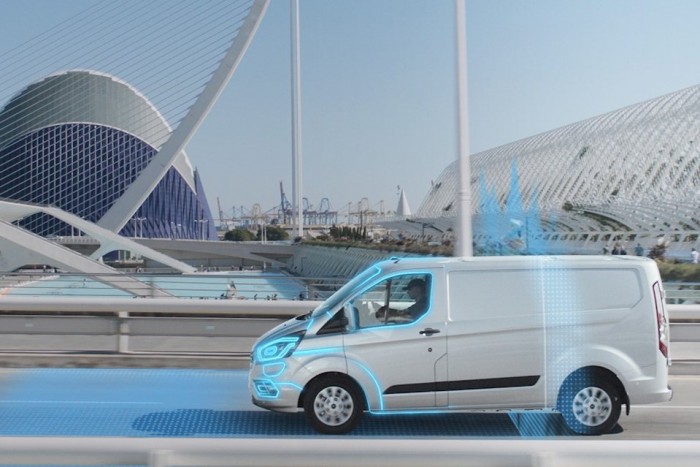 Ijesztő fejlesztéseken dolgozik egy autógyártó 6 | Vezess Ijesztő fejlesztéseken dolgozik egy autógyártó 6