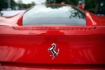 Inkább eladta a Ferrariját, annyira nyelte a pénzt