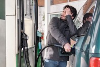 Ennek már a fele sem tréfa: szombaton kilő az üzemanyag ára Magyarországon 2