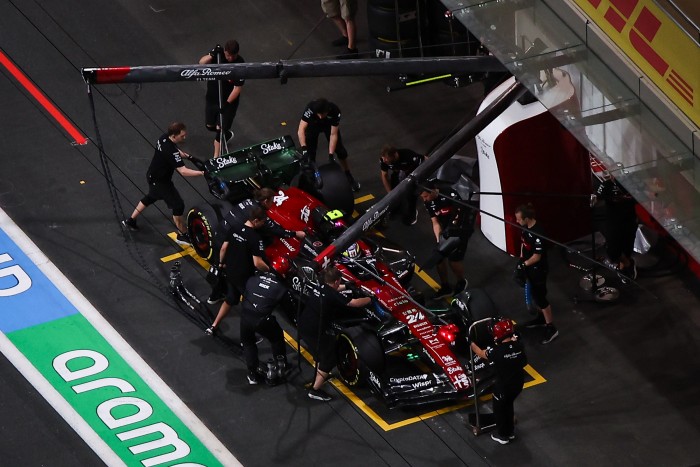 Újabb bokszutcai korlátozást vezetnek be az F1-ben