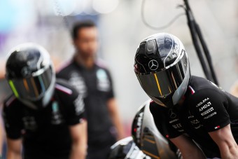 F1: Fejek hullhatnak a Mercedesnél a gyenge autó miatt