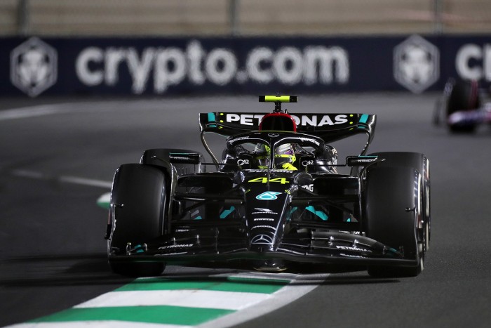 F1: Kiderült, mi a baja Hamiltonnak az idei Mercedesszel