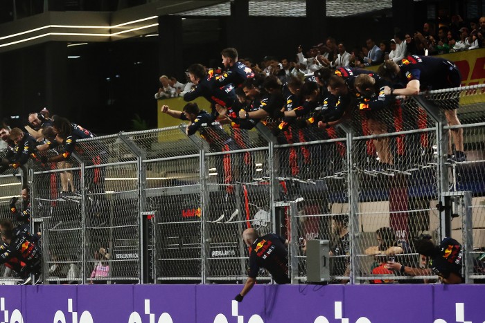 Betiltanak egy régi hagyományt a Forma-1-ben