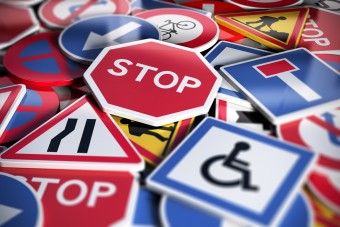 Sok hazai autóst megbüntetnek, mert nem ismeri ezt a KRESZ-táblát