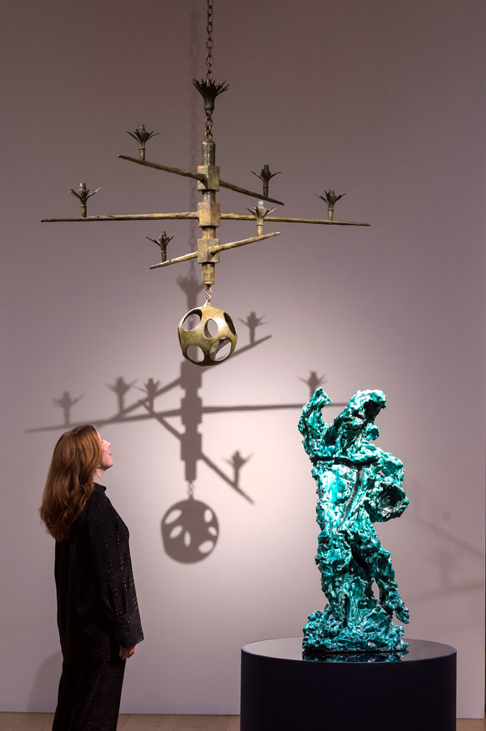 Tízezerszeres árat hozott ez a régi csillár 2