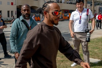 F1: Hazugságon kapták Lewis Hamiltont