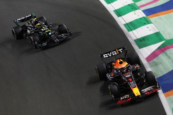 F1: Hamiltont sokkolta a Red Bull fölénye