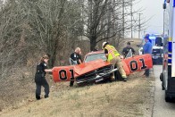 Átugrattak egy szökőkút felett és baromira összetört a filmes verda, de ott ez a szokás 2