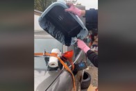 Itt a tökéletes olajcsere, ámulunk a pedáns szerelőn, aki mindenre gondolt 1