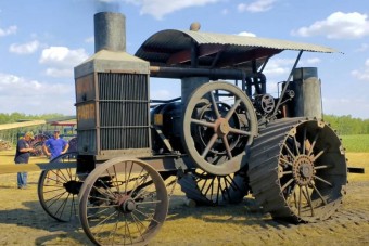 38,6 liter két hengerre? Így szólt az egyik első óriástraktor különleges motorja