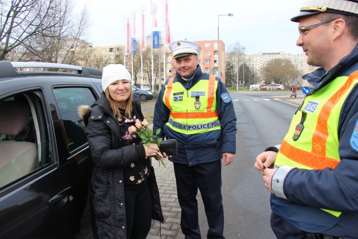 Rendőreink ma nem csak büntetést osztogattak 1