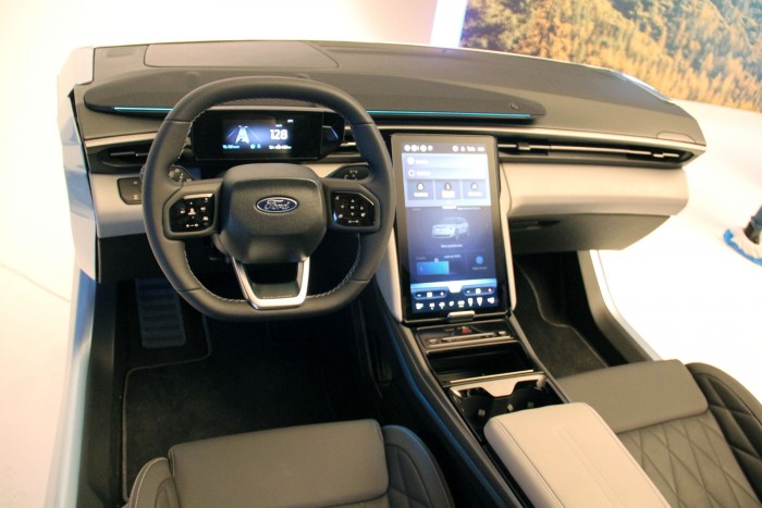 Gesztus a magyaroknak a Ford új terepjárója 10 | Vezess Gesztus a magyaroknak a Ford új terepjárója 10