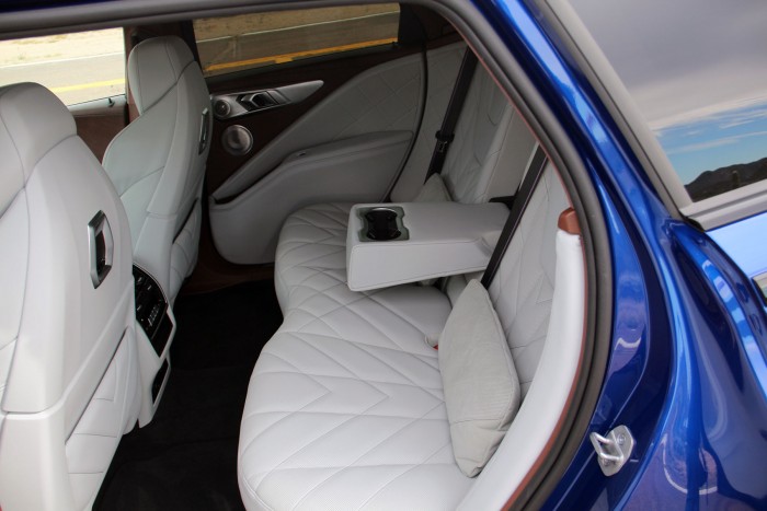 Valódi fenevad tart Magyarországra 8 | Vezess Valódi fenevad tart Magyarországra 8