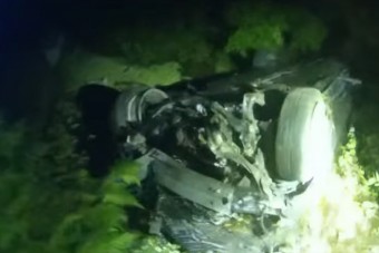 A csatornába borult az autójával, megmentette az életét a telefonja