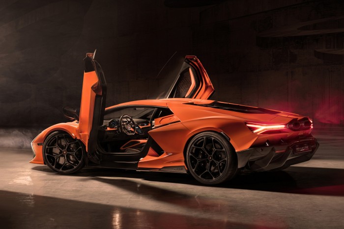 Átverte a világot a Lamborghini 9