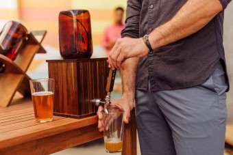 A kocsmáig sem kell menned egy jó csapolt sörért