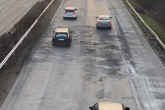 Közleményt adtak ki: azonnali beavatkozás szükséges az M1-esen