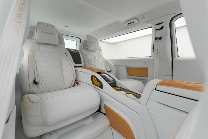 Megdöbbentő az átműtött, kifordított Mercedes 9