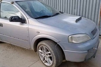 Ez a tuningolt Opel a megtestesült Halálos iramban, abból is inkább a Halálos