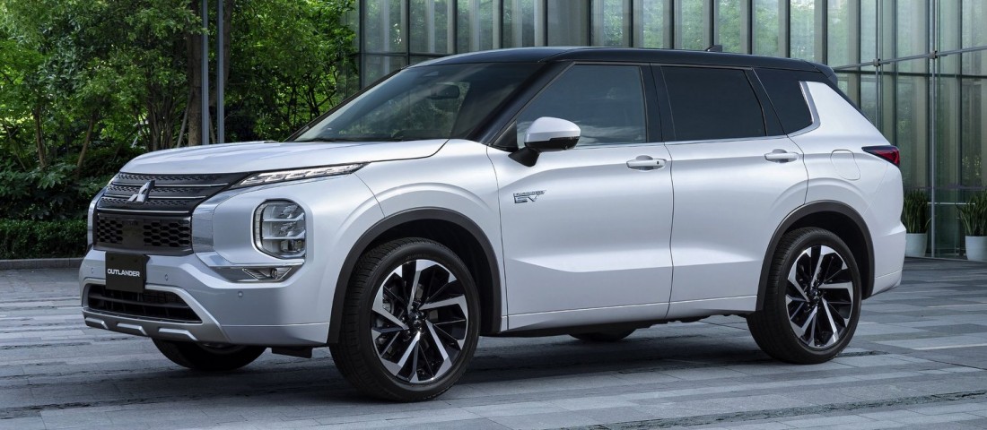Újra kapható lesz a nagy hibrid Mitsubishi