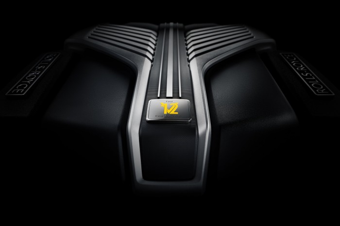 Dupla búcsú a Rolls-Royce-nál 19