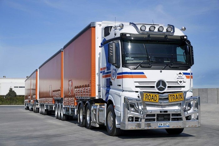 Több mint száz tonnát hoznak mozgásba ezek a kamionok 2 | Vezess Több mint száz tonnát hoznak mozgásba ezek a kamionok 2