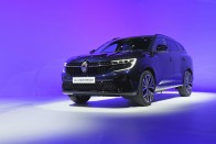 Divatmodellé alakult a Renault legendás autója 32