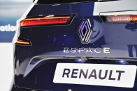 Divatmodellé alakult a Renault legendás autója 42