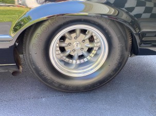 Tiszta Amerika lett az öreg E30-as BMW-ből, ami épp eladó