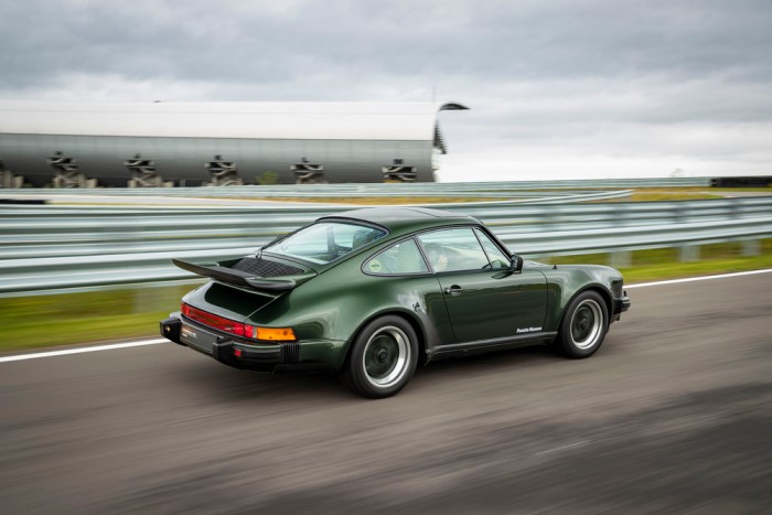 Az életveszélyes autó, ami könnyen özvegyet csinált a feleségekből 3