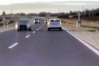 Felfüggesztett börtön az ámokfutónak, aki életveszélyesen előzött a Balatonnál